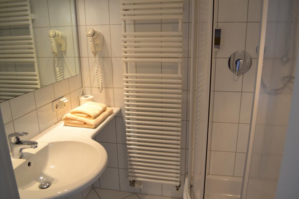 Hotel Hospiz ทือบิงเงิน ห้อง รูปภาพ
