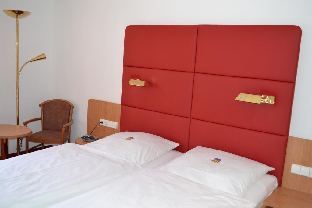 Hotel Hospiz ทือบิงเงิน ห้อง รูปภาพ