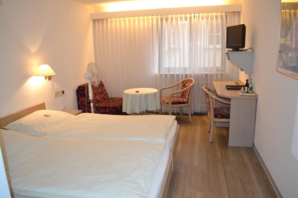 Hotel Hospiz ทือบิงเงิน ห้อง รูปภาพ